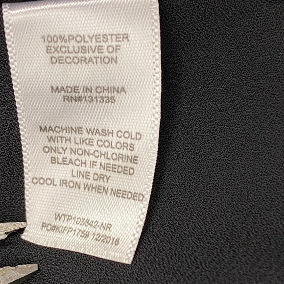 Socialite Women's Sz Medium Camisole Top Black Sculpted V-Neck Adjustable  Strap - Picture 9 of 9